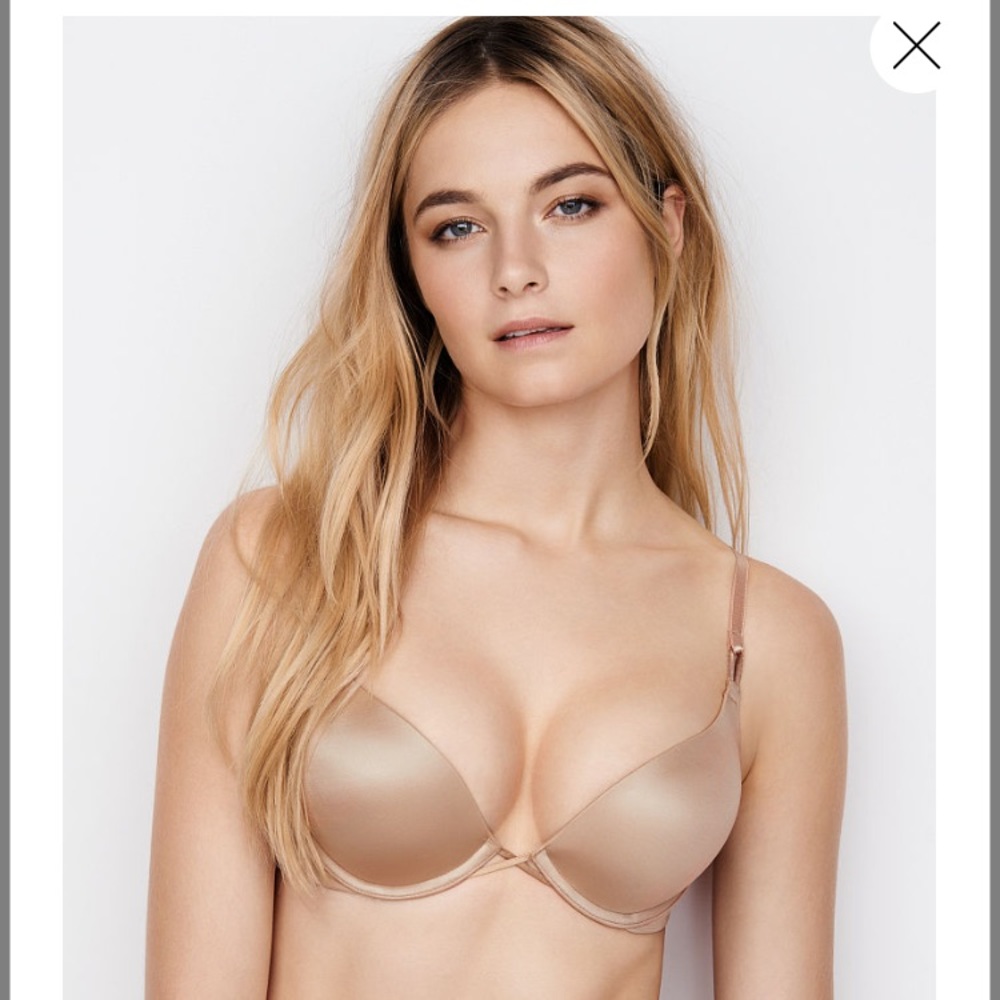 NWT Victoria Secret Bombshell Bra - size 36D